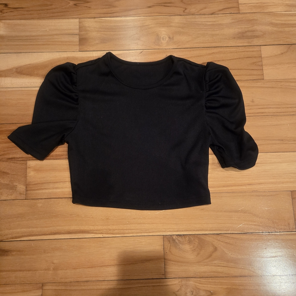 Black Puff Sleeve Crop Top